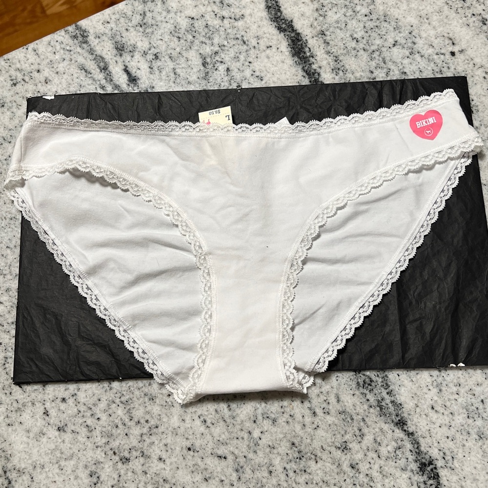 NWT Victoria’s Secret PINK white lace trim ruched back Bikini Panties VS Large L
